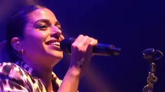 Contratar a EUGENIA QUEVEDO - Show de cumbia para eventos